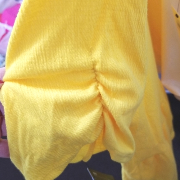 *NWT* AGB Gold Peplum Short Sleeve Top w/Ruched Sleeves & Necklace, size 1X - Picture 9 of 9